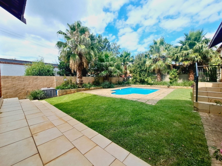 4 Bedroom Property for Sale in Safari Gardens North West